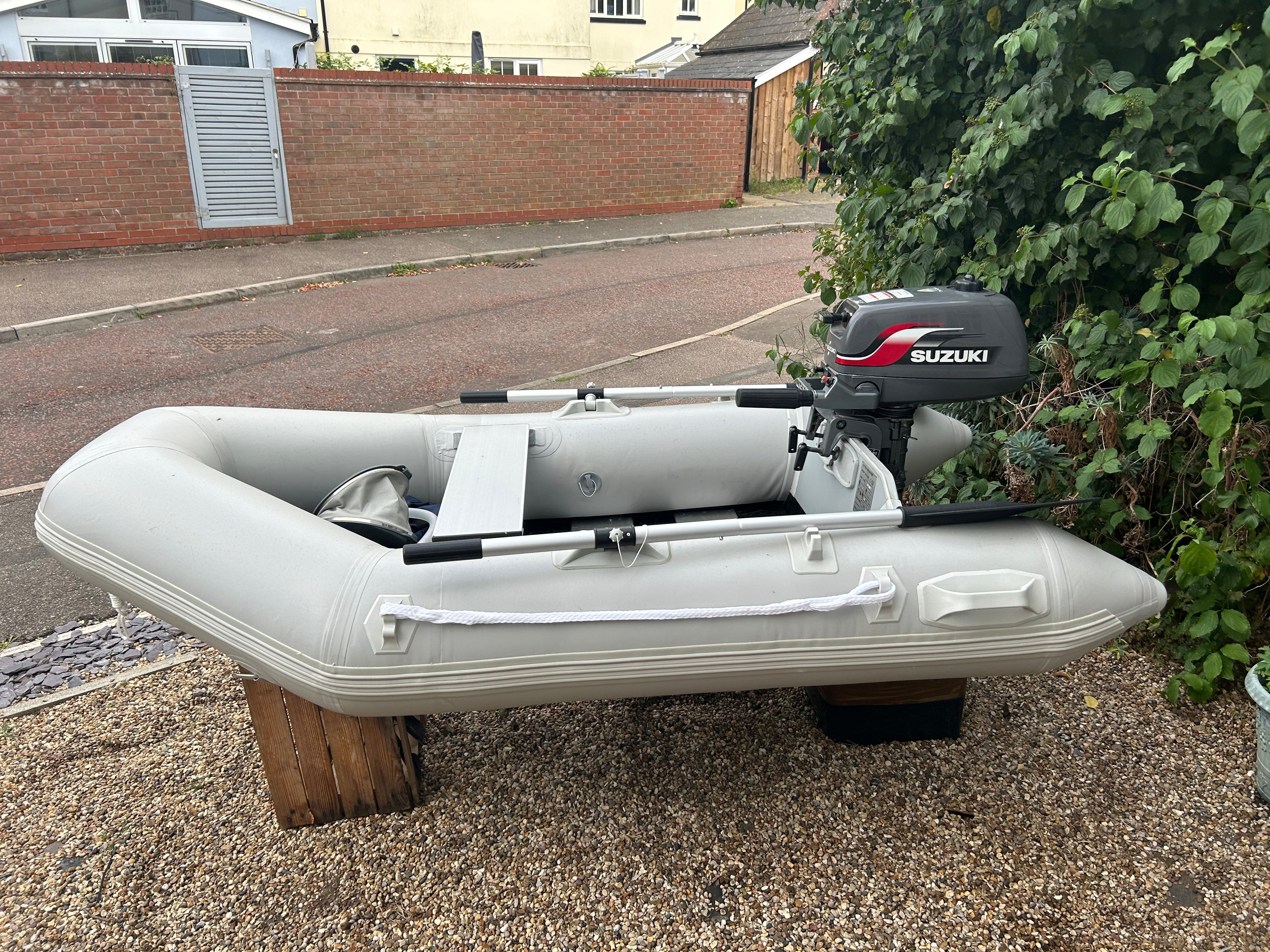 Inflatable dinghy 230 with Suzuki 4hp outboard