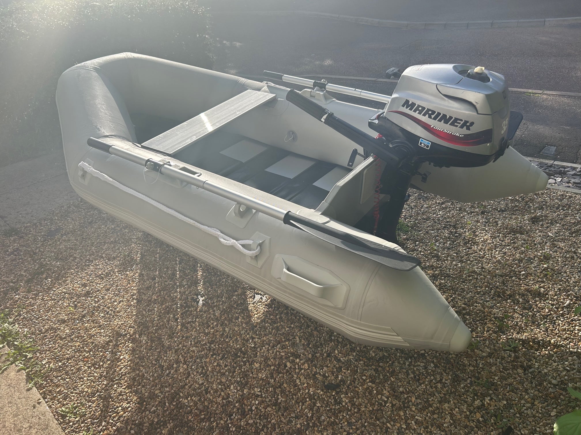 Inflatable dinghy 230 with Mariner 2.5hp 4-stroke