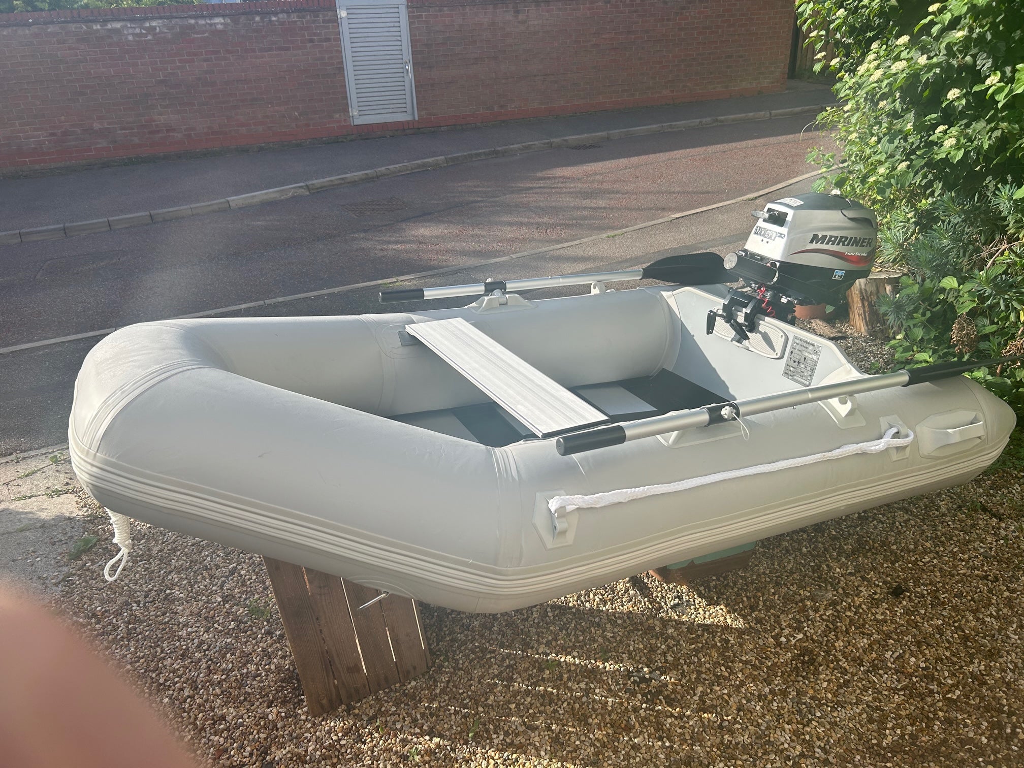 Inflatable dinghy 230 with Mariner 2.5hp 4-stroke